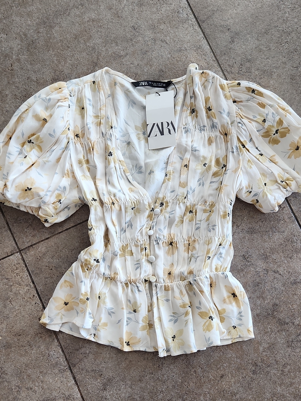 NWT...Zara Cream Floral Puff-Sleeve Button-Front Blouse